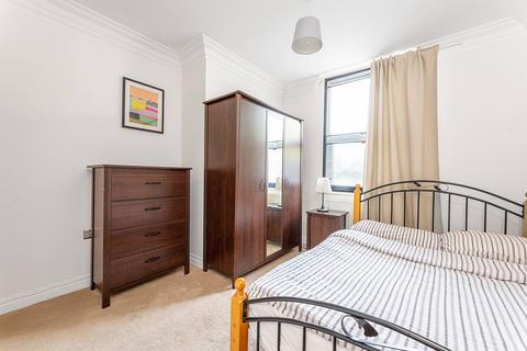61e Gunnersbury Lane, London, W3 8ED