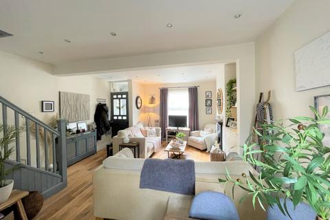 1 Brookdale Terrace, Barnstaple, EX32 9HZ