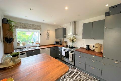 1 Brookdale Terrace, Barnstaple, EX32 9HZ