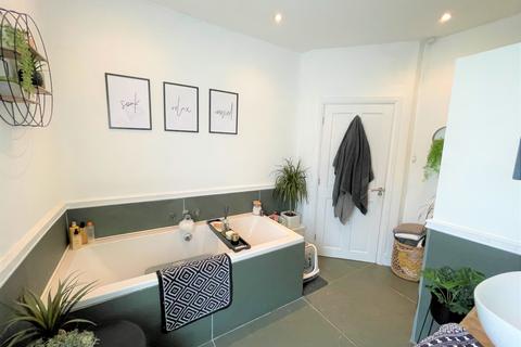 1 Brookdale Terrace, Barnstaple, EX32 9HZ