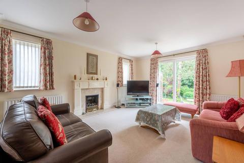 37 Postmill Close, Croydon, CR0 5DY