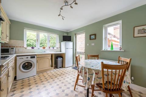 37 Postmill Close, Croydon, CR0 5DY