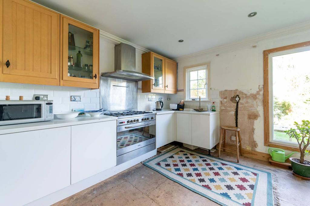 Oaks Road, Shirley, Croydon, CR0 3 bed terraced house £695,000