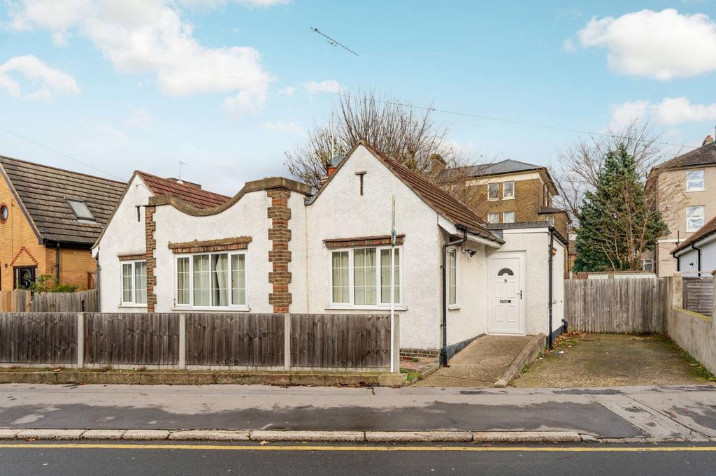 Leslie Park Road, Croydon, CR0 3 bed bungalow for sale £475,000