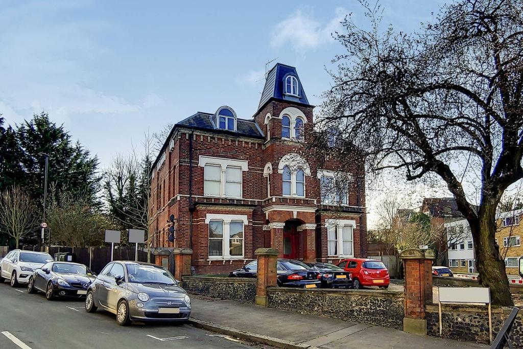 Birdhurst Road, South Croydon, CR2 2 bed flat for sale £330,000