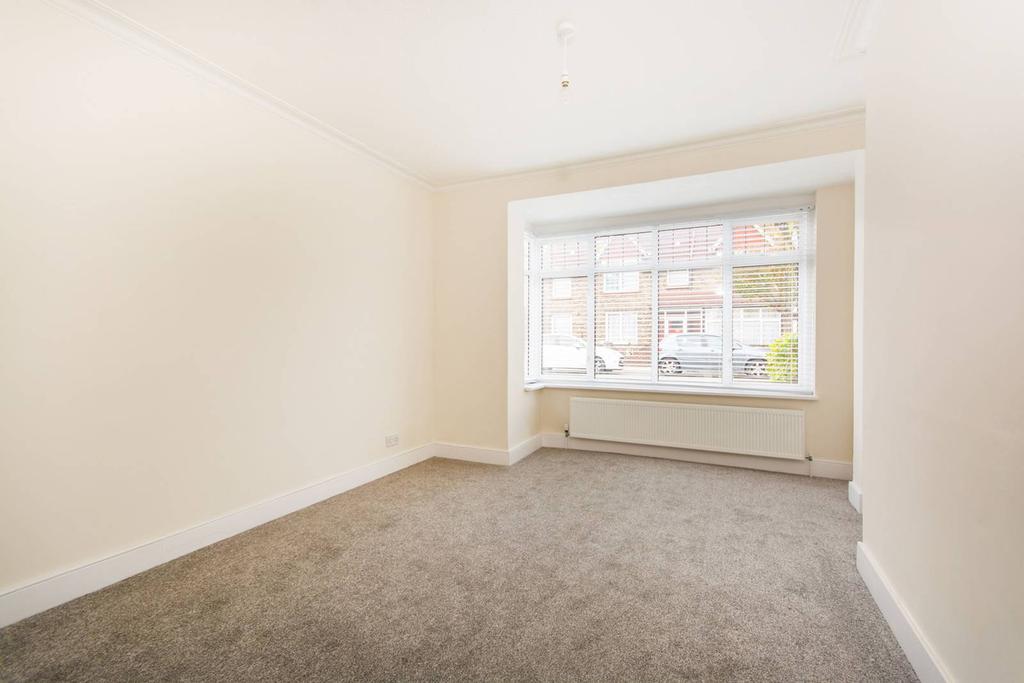 Woodside Court Road, Croydon, CR0 3 bed house £1,900 pcm (£438 pw)