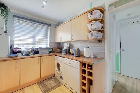 23 Weighton Road, London, SE20 8TN
