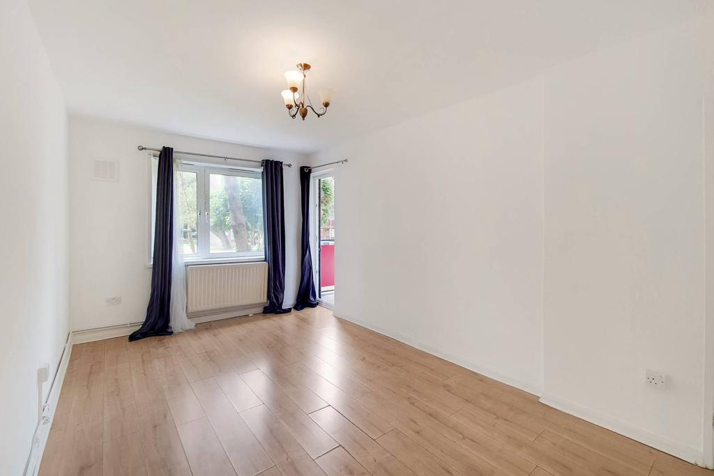 Kingswood Estate, West Dulwich, London, SE21 2 bed flat - £325,000