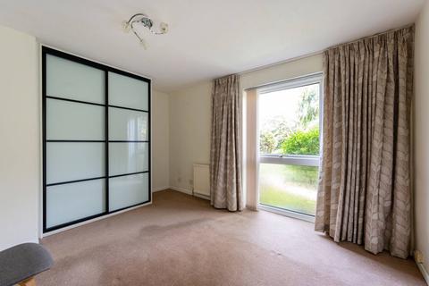 1 Freethorpe Close, London, SE19 3LX