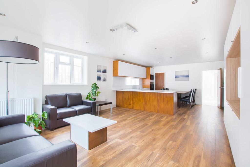 Forest Hill Road, East Dulwich, London, SE22 3 bed terraced house for