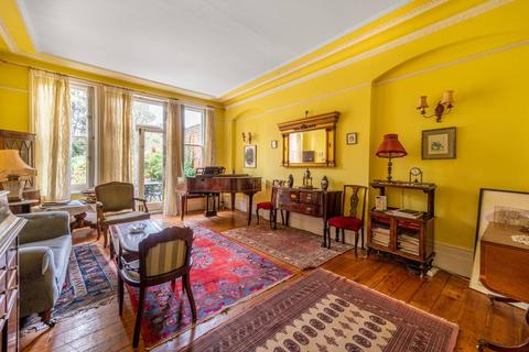 9a Park Hill, London, W5 2JS
