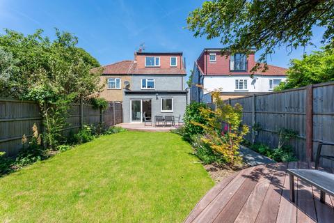 27 Crossway, London, W13 0AX