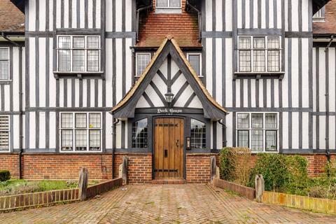 Flat 1, York House Queens Drive, London, W3 0HG