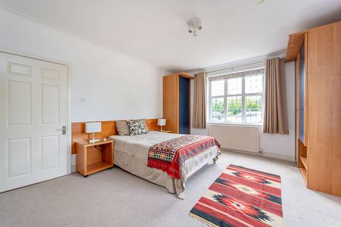 Flat 1, York House Queens Drive, London, W3 0HG