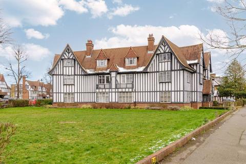 Flat 1, York House Queens Drive, London, W3 0HG