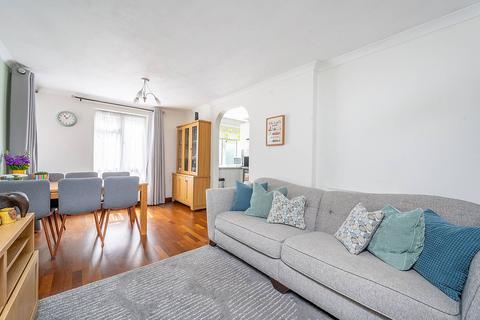 11 Hanger View Way, London, W3 0EX