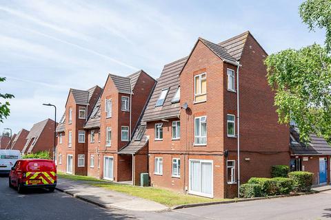 11 Hanger View Way, London, W3 0EX
