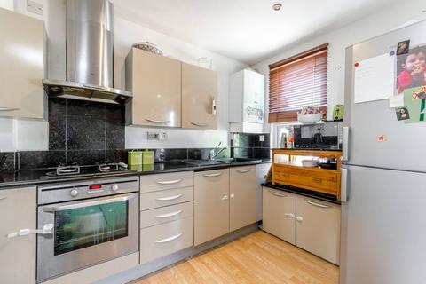 3 bedroom maisonette to rent - Balvernie Grove, Southfields, London, SW18