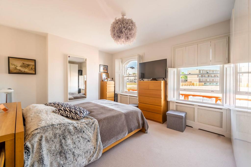 Pellant Road, Fulham, London, SW6 3 bed house £1,100,000