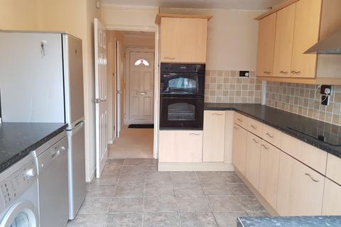 3 bedroom terraced house to rent, Elm Park Close, Houghton Regis, LU5