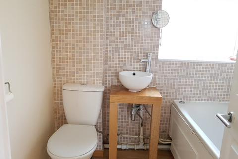 3 bedroom terraced house to rent, Elm Park Close, Houghton Regis, LU5