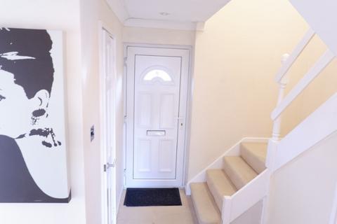3 bedroom terraced house to rent, Elm Park Close, Houghton Regis, LU5