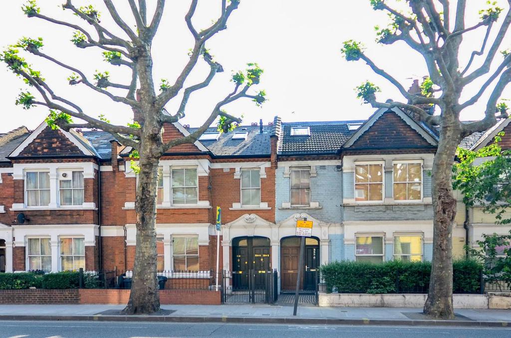 Wandsworth Bridge Road, Fulham, London, SW6 2 bed flat for sale £600,000