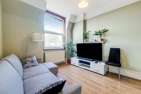 3 bedroom flat for sale - Talgarth Road, Barons Court, London, W14
