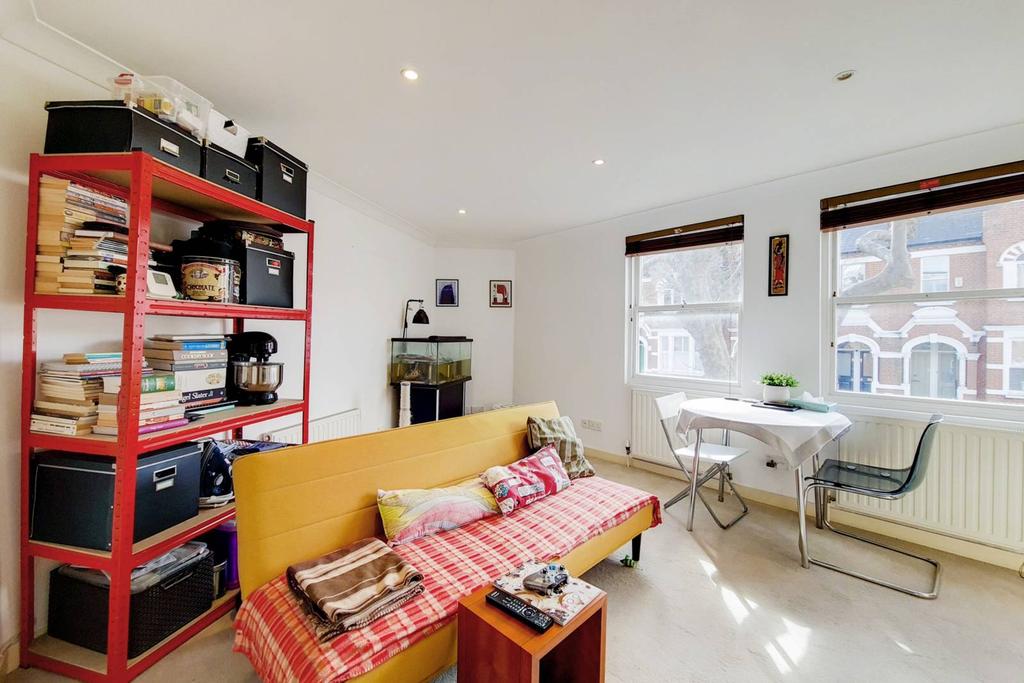 Wandsworth Bridge Road, Fulham... 1 bed flat for sale £335,000