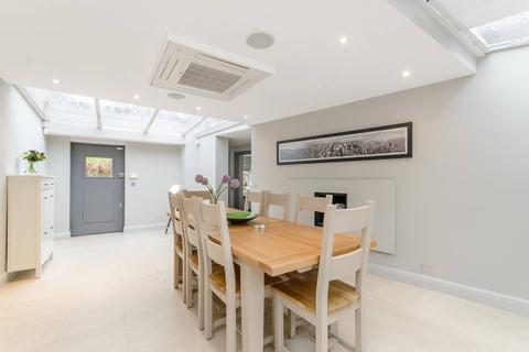 4 bedroom detached house to rent - Margravine Gardens, Barons Court, London, W6
