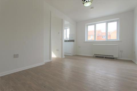 1 bedroom flat to rent - Plowman Close, London, N18