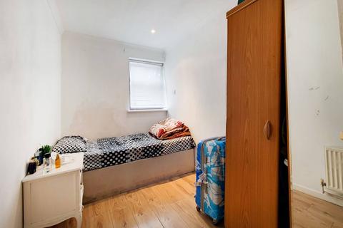 376 Woolwich Road, London, SE7 7AH