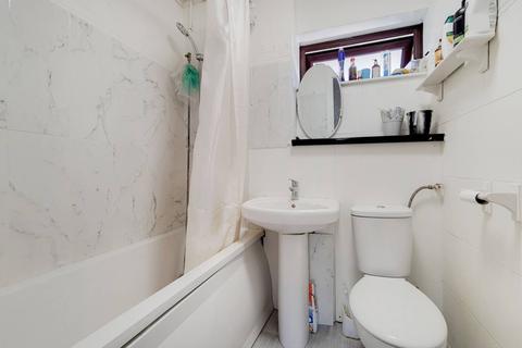 376 Woolwich Road, London, SE7 7AH