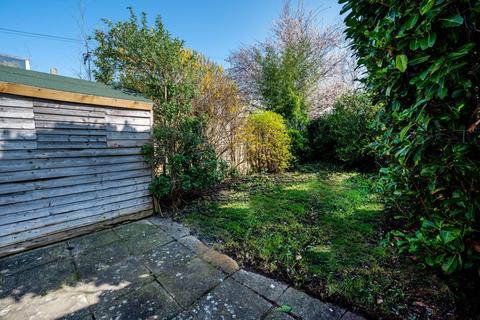32 Artillery Terrace, Guildford, GU1 4NL