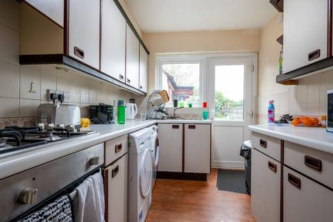 22 Parkhurst Road, Guildford, GU2 8AP