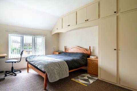 22 Parkhurst Road, Guildford, GU2 8AP