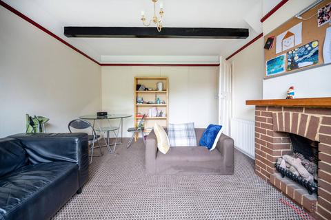 22 Parkhurst Road, Guildford, GU2 8AP