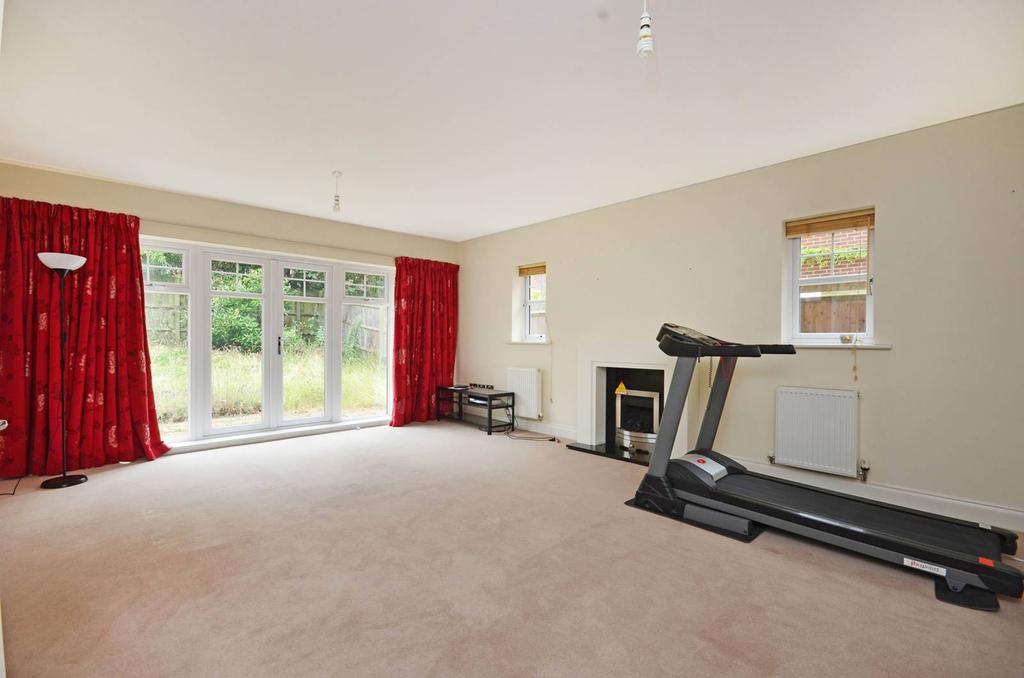 Knox Road, Queen Elizabeth Park, Guildford, GU2 5 bed detached house