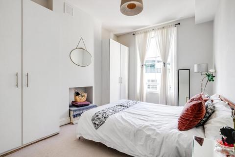 1 bedroom flat for sale - Oakley Square, Camden, London, NW1