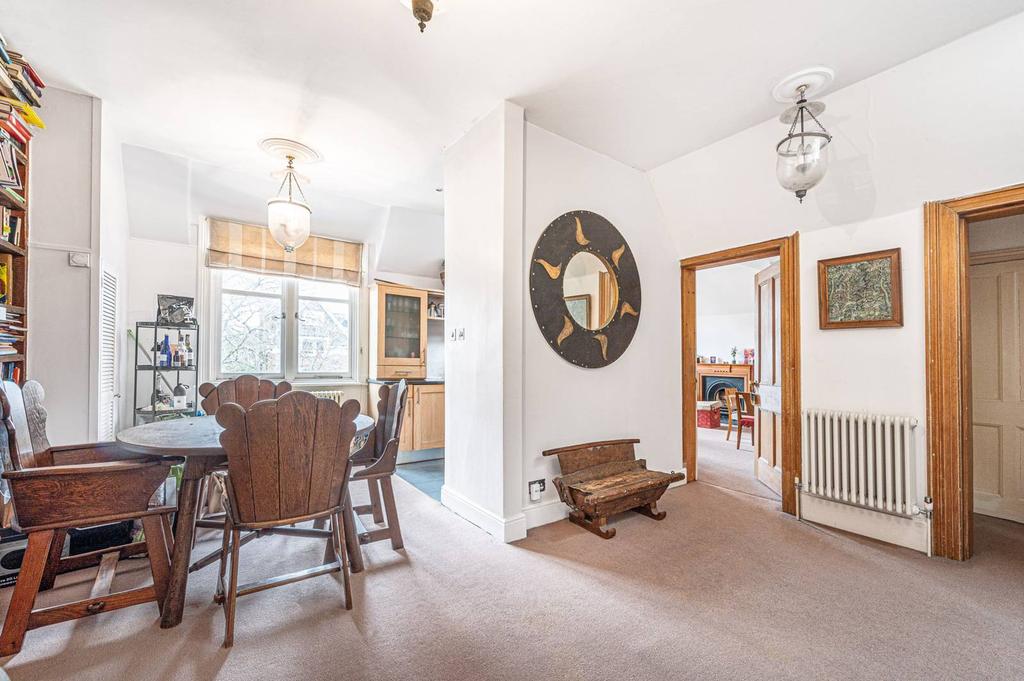 Fitzjohns Avenue, Hampstead, London, NW3 2 bed flat for sale £1,200,000