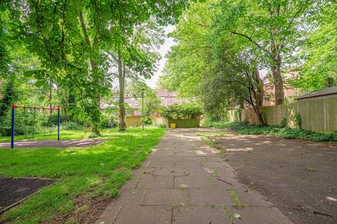 3 bedroom flat for sale - Fitzjohns Avenue, Hampstead, London, NW3