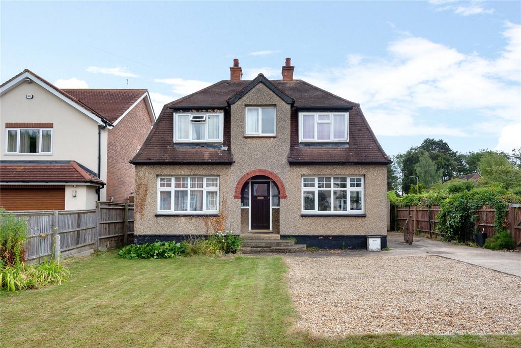 Wolverton Road, Newport Pagnell... 3 bed detached house £545,000