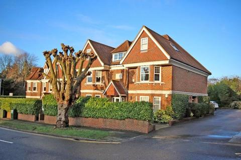 2 bedroom apartment to rent, Park Rise, Leatherhead, Surrey, KT22