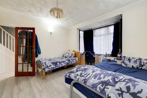 11 Barrack Road, Hounslow, TW4 6AF