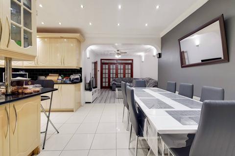 11 Barrack Road, Hounslow, TW4 6AF
