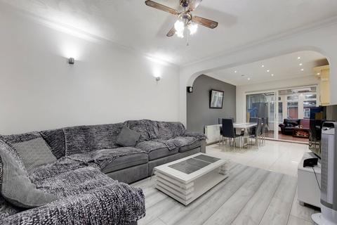 11 Barrack Road, Hounslow, TW4 6AF
