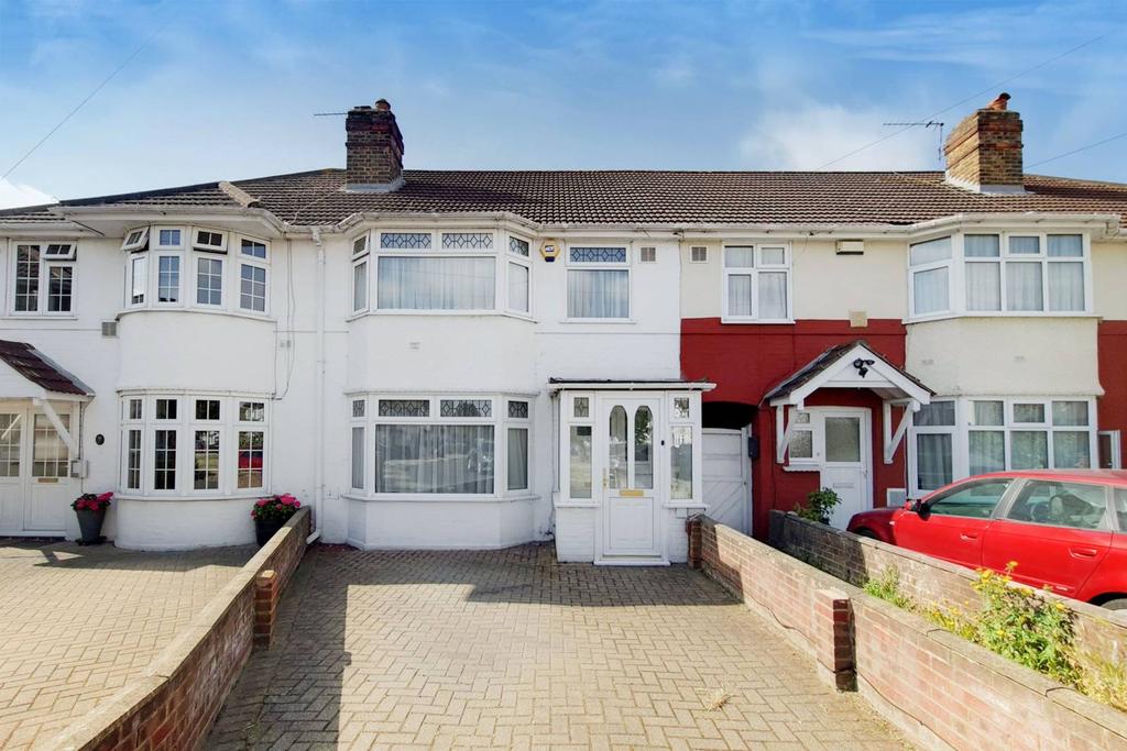 Meadowbank Gardens, Cranford... 3 bed terraced house £575,000