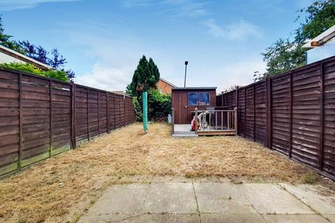 13 Yale Close, Hounslow, TW4 5EH