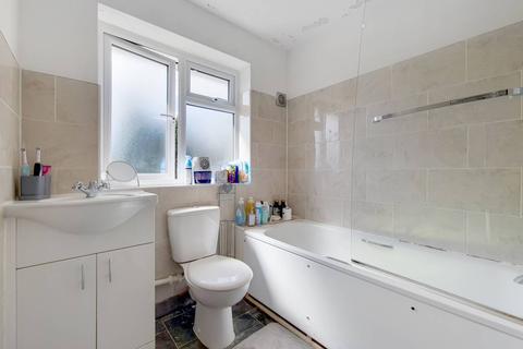 13 Yale Close, Hounslow, TW4 5EH