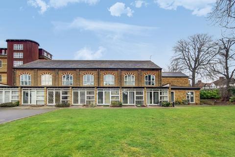 3 bedroom flat for sale - Borough Road, Osterley, Isleworth, TW7